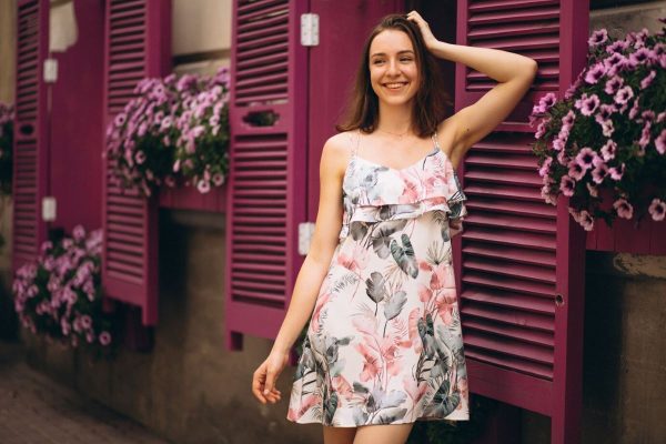 Embrace the Season: 7 Stylish Spring Looks for Women