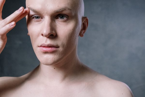 Wayne Goss’s Hooded Eye Makeup Tips for a Natural Look