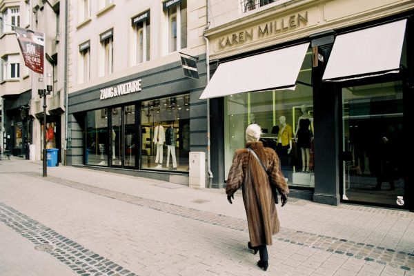A dive into luxury brands’ reluctance to sell online