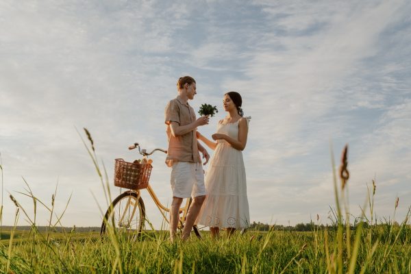 Ten Love Language Examples and How to Identify Yours
